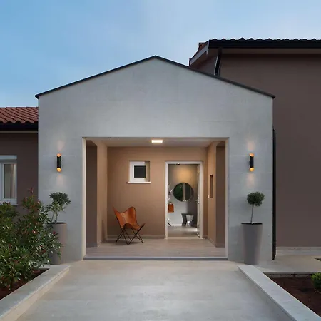 Fabiana, A Luxurious And Spacious Villa, Few Minutes From The