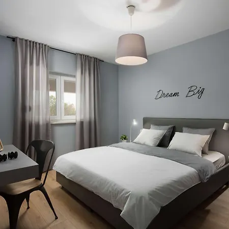 別荘 Fabiana, A Luxurious And Spacious Villa, Few Minutes From The ラビン