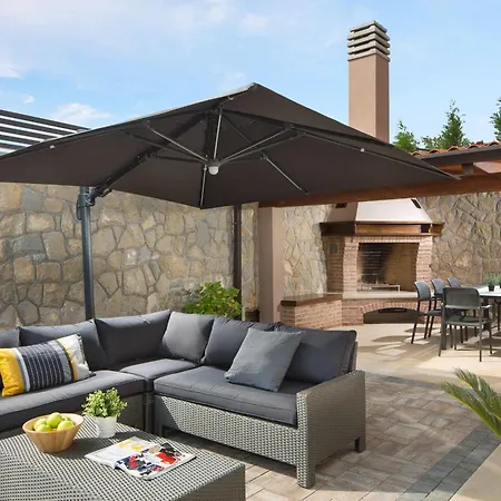別荘 Fabiana, A Luxurious And Spacious Villa, Few Minutes From The