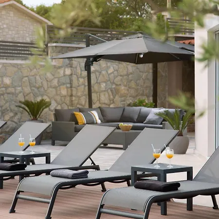 Fabiana, A Luxurious And Spacious Villa, Few Minutes From The Labin (Istria)